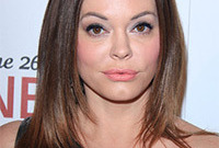 Rose-mcgowan-makeup-for-brunette-hair-side